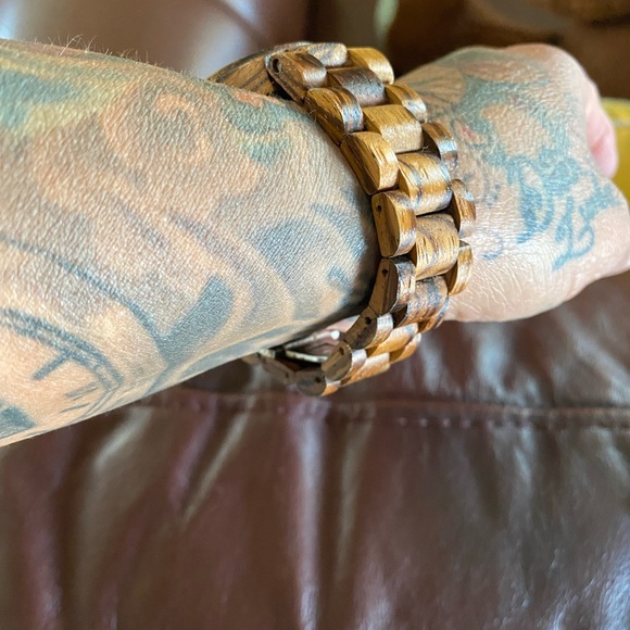 Watch - Picture 9 of 9